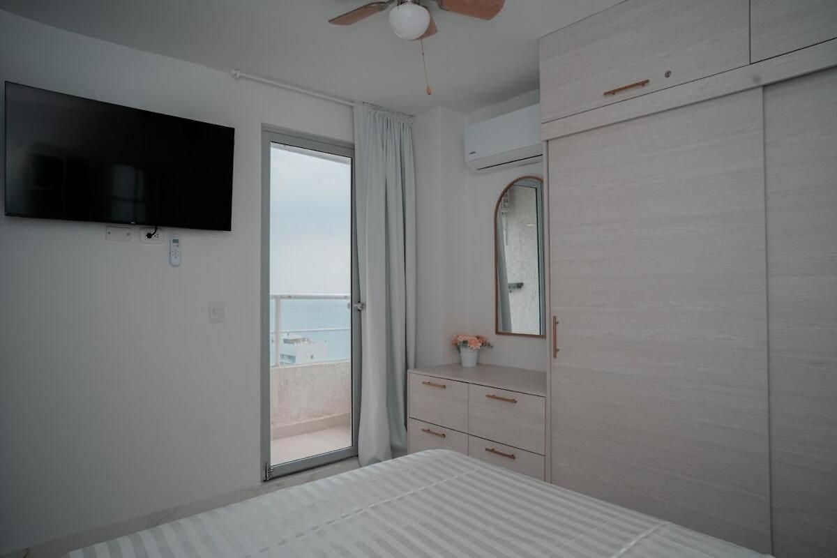 Vista Al Mar, Piscina, Cerca A Sitios Turísticos Y Aeropuerto Apartamento *