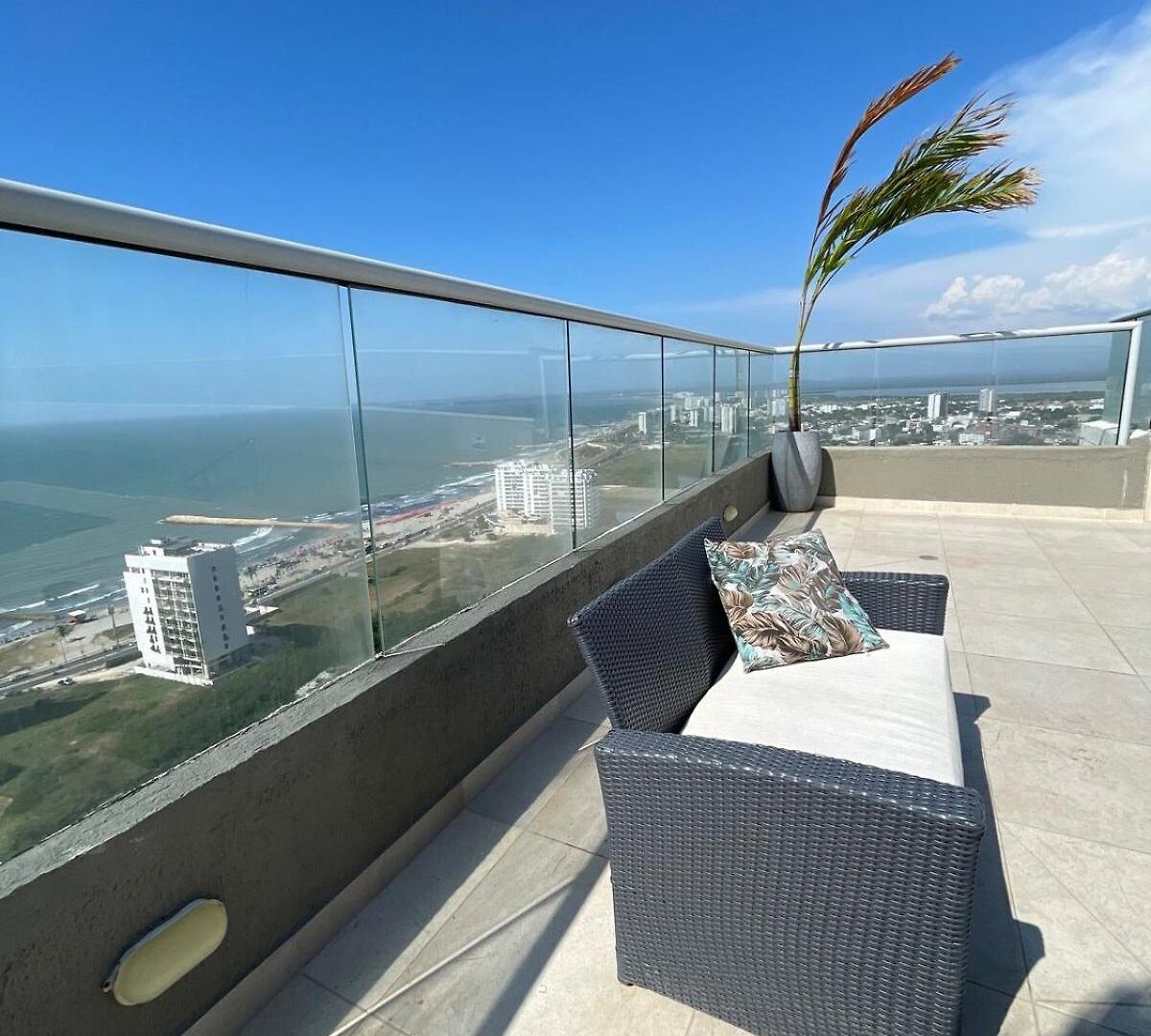 Apartamento Vista Al Mar, Piscina, Cerca A Sitios Turísticos Y Aeropuerto