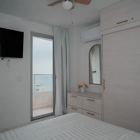 Vista Al Mar, Piscina, Cerca A Sitios Turísticos Y Aeropuerto Apartamento *