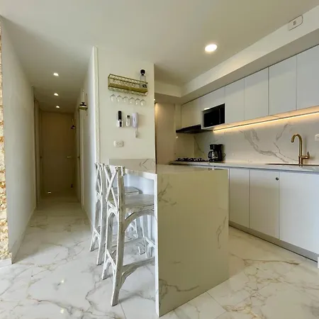 Apartamento Vista Al Mar, Piscina, Cerca A Sitios Turísticos Y Aeropuerto *